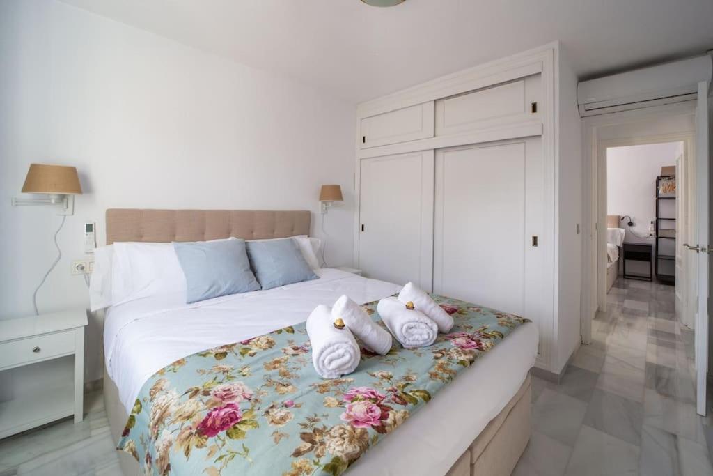 Central And Beautiful Apartment - Free Parking Málaga Buitenkant foto